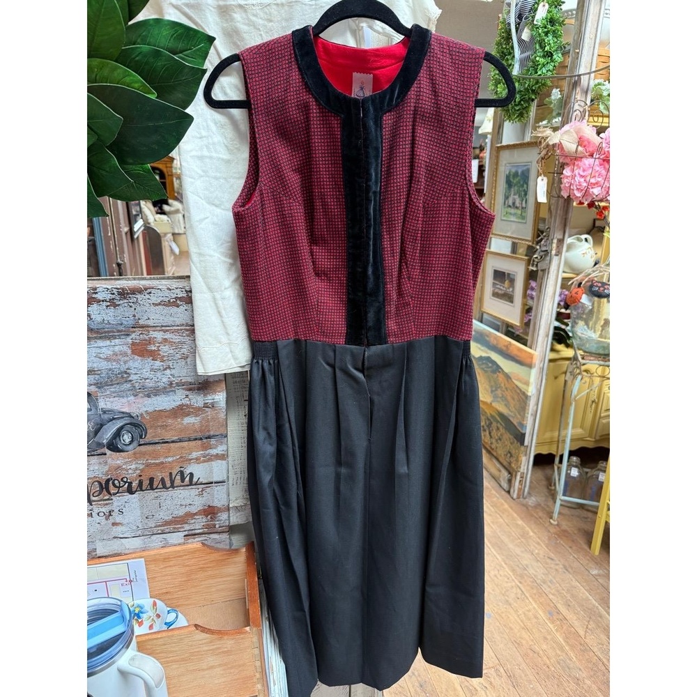 Tostmann‎ Original Trachten Dirndl Dress Size 44 Red Black Velvet Trim Alpine